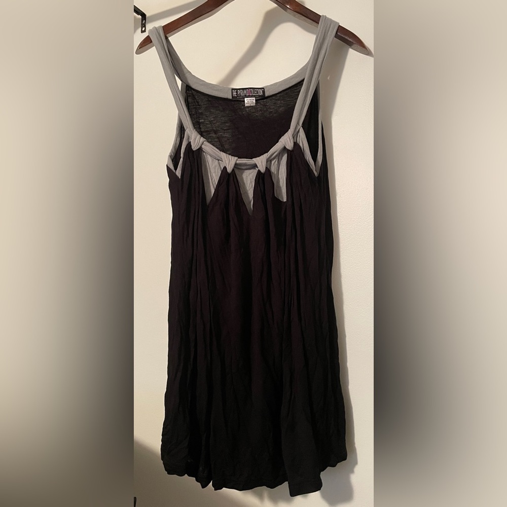 Large Flowy Tank Top Pyramid Collection black and gray round neck triangles